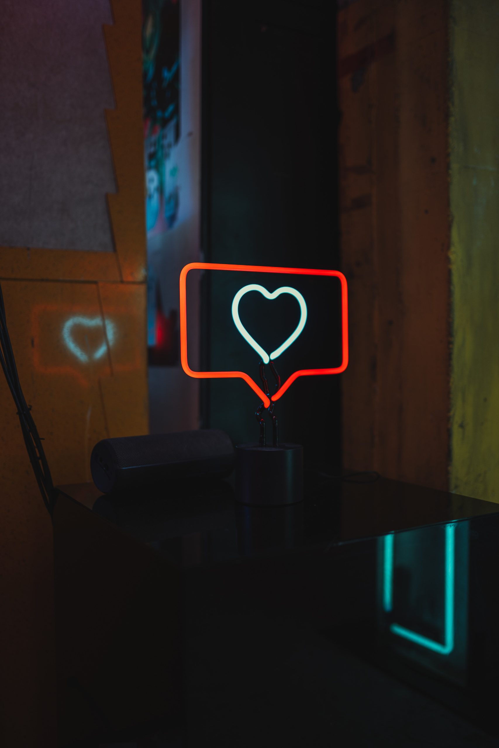 Neon heart sign